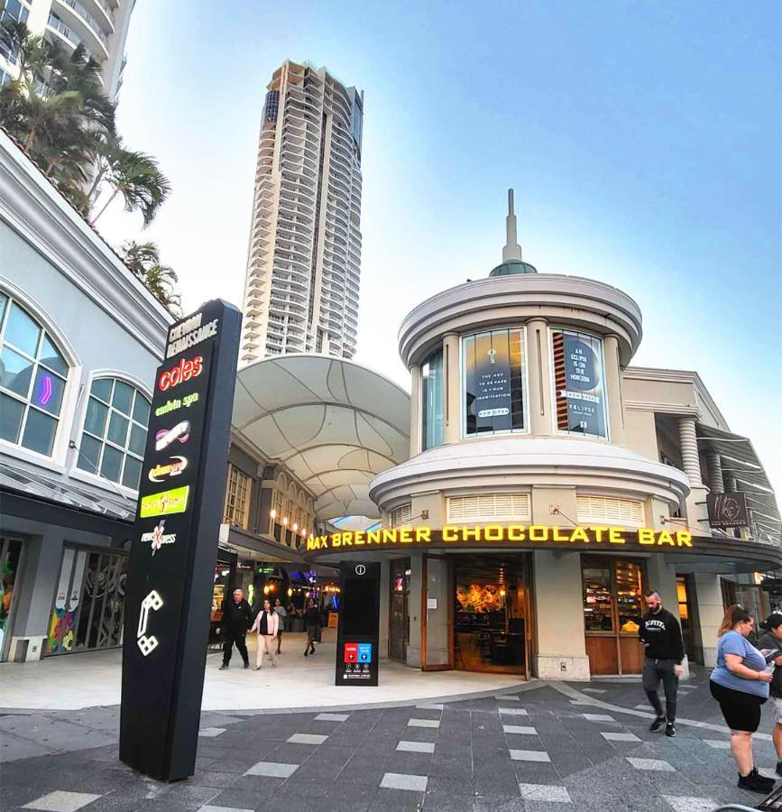 Apartment Beachside 2 Bedroom In The Heart Of Surfers Paradise - Chevron Renaissance - Free Parking Gold Coast